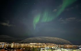 Arctic Retreat - Spacious Apartment Next To Amazing Nature